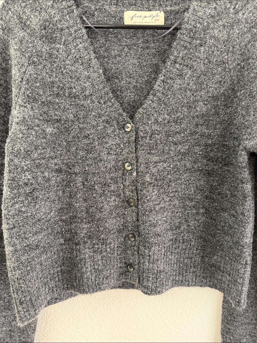 Free People School Girl Crop Cardigan Charcoal Gray Size Medium NWOT - Picture 6 of 8